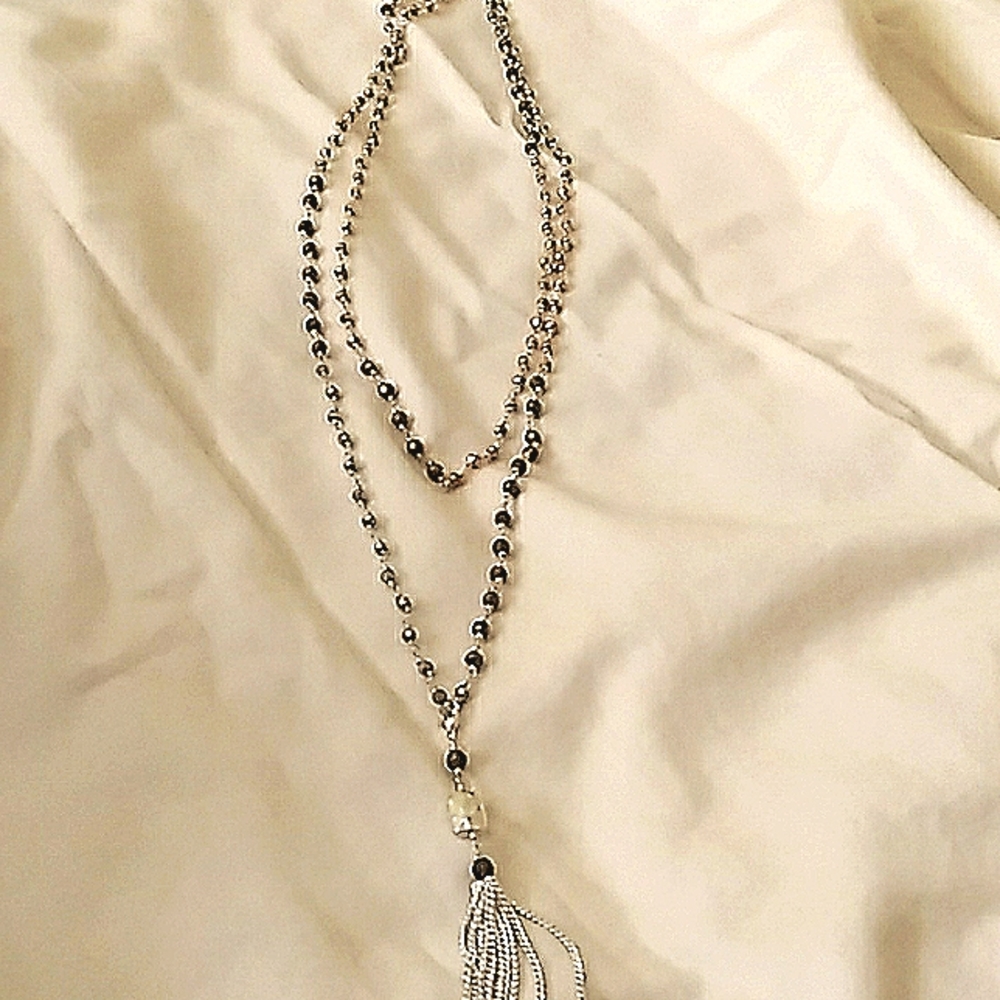 Elegant necklace